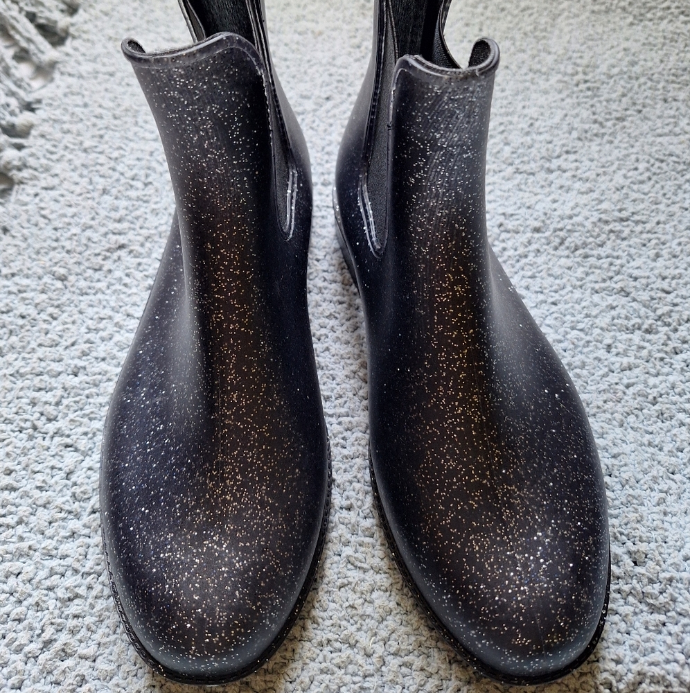 EUC So Black Glitter Ankle Rain Boots Size 4